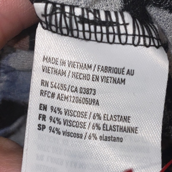 •AMERICAN EAGLE•FLORAL EXAGGERATED RUFFLE LONG SLEEVE DEEP V SMOCKED TOP LARGE - Picture 10 of 11